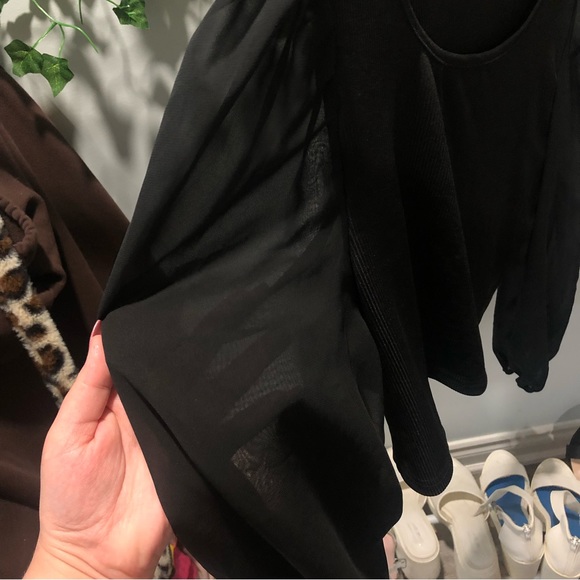 Long sleeve black top - Picture 3 of 3